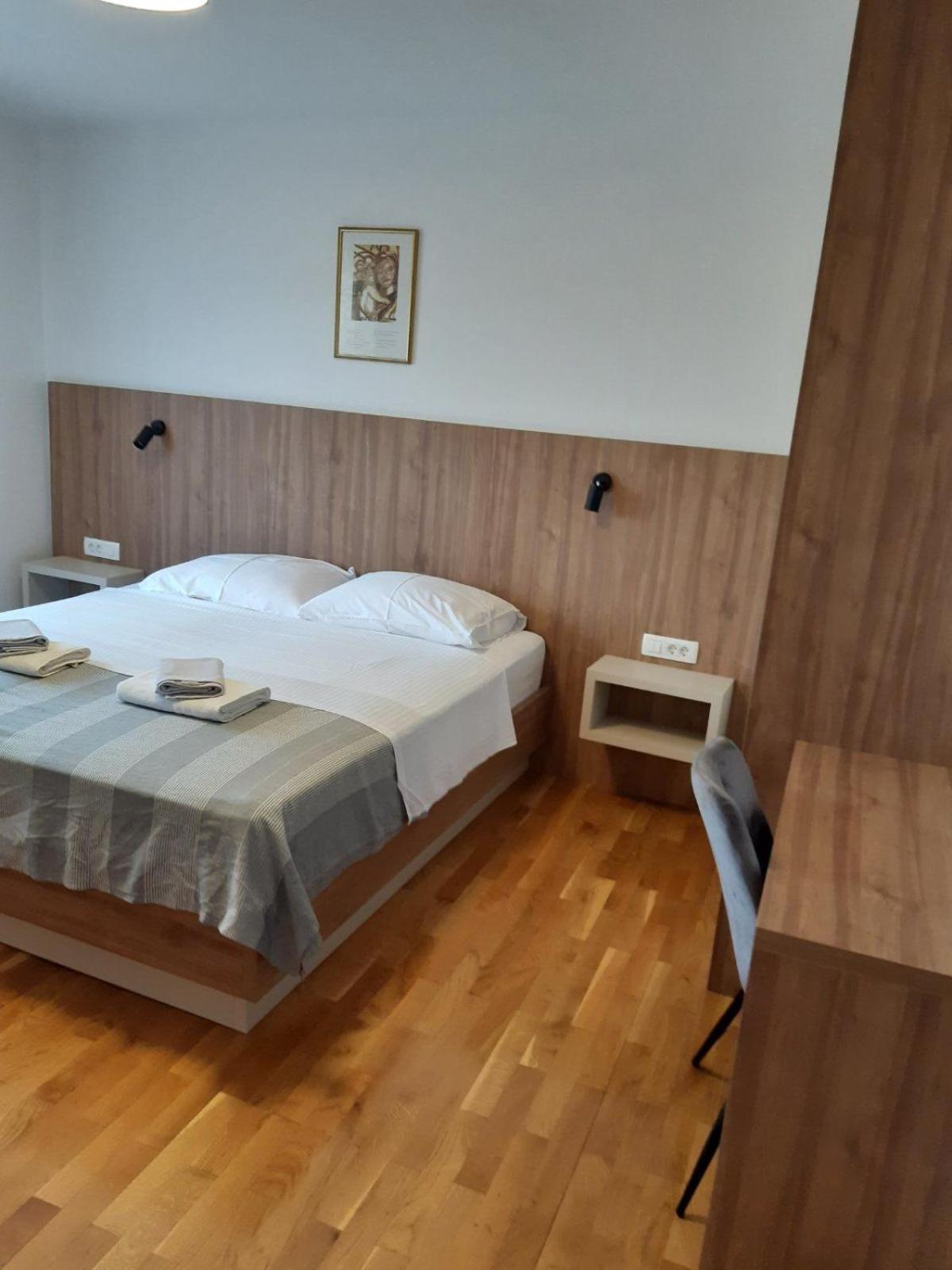 Apartments Mare Malinska Esterno foto