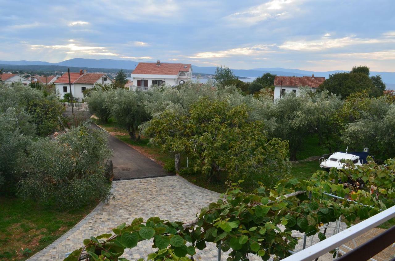 Apartments Mare Malinska Esterno foto